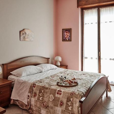 Terrazza Di Alfieri - Alloggio Con Terrazza Privata Nel Centro Di Асті Екстер'єр фото