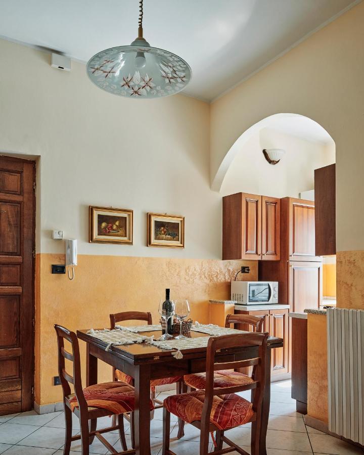 Terrazza Di Alfieri - Alloggio Con Terrazza Privata Nel Centro Di Асті Екстер'єр фото